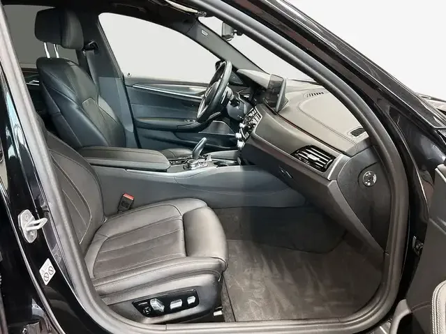 BMW M550