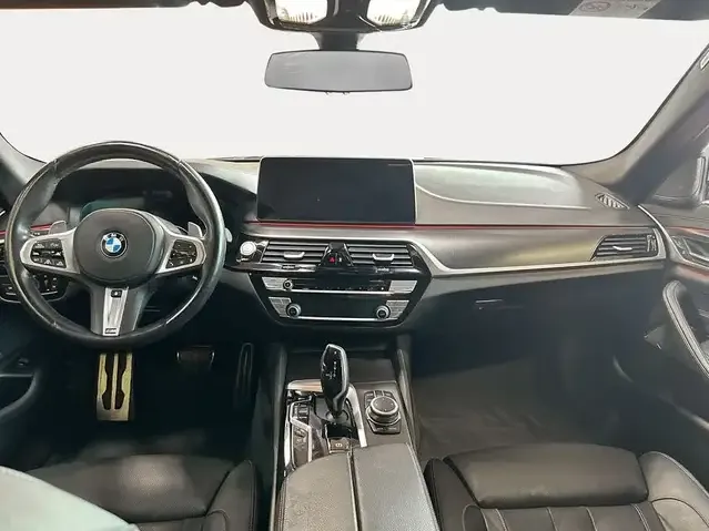 BMW M550