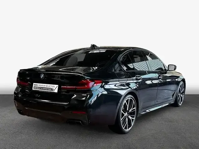BMW M550