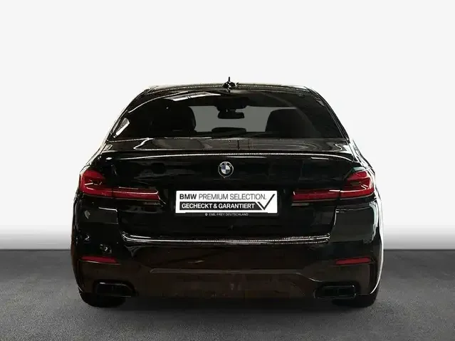 BMW M550