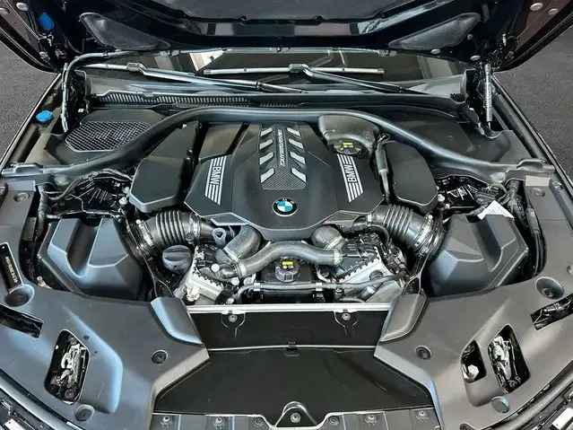 BMW M550