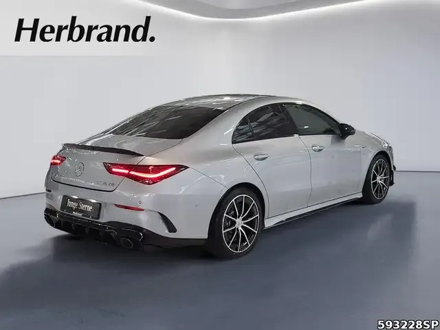 Mercedes-Benz CLA 35 AMG