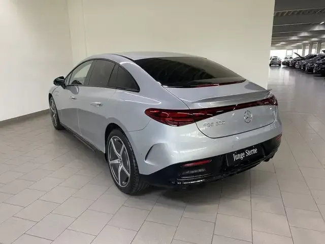 Mercedes-Benz EQE 300