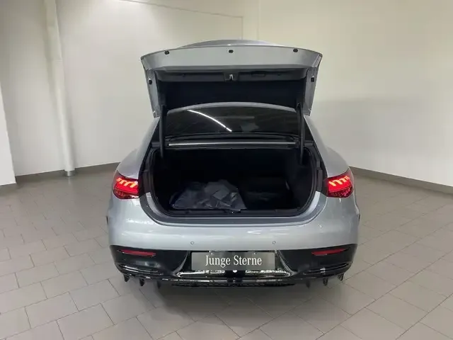 Mercedes-Benz EQE 300