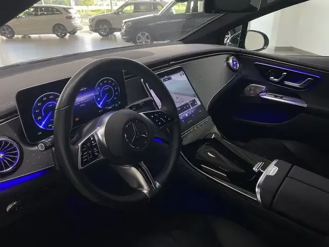 Mercedes-Benz EQE 300