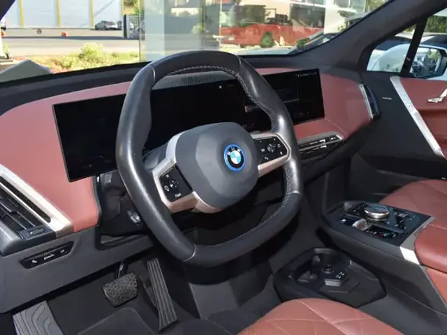 BMW iX