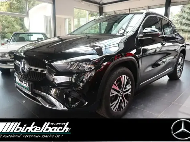 Mercedes-Benz GLA 200