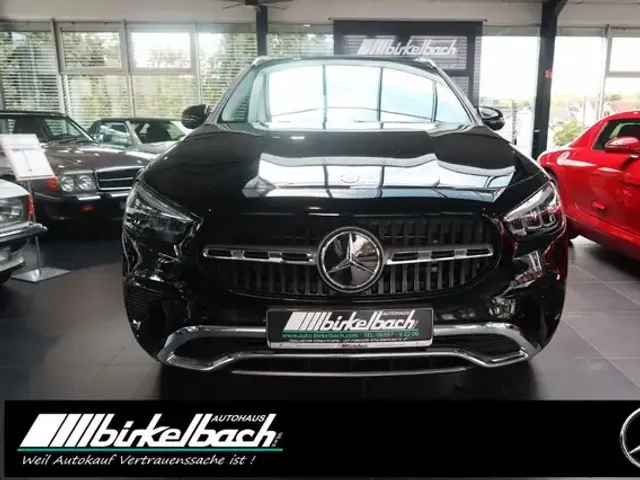 Mercedes-Benz GLA 200