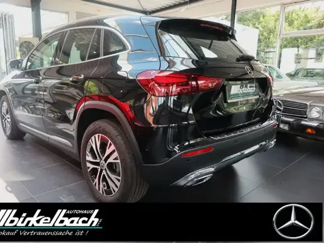 Mercedes-Benz GLA 200