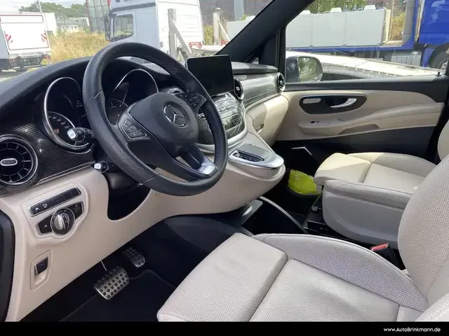 Mercedes-Benz V 250