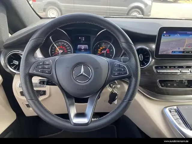 Mercedes-Benz V 250