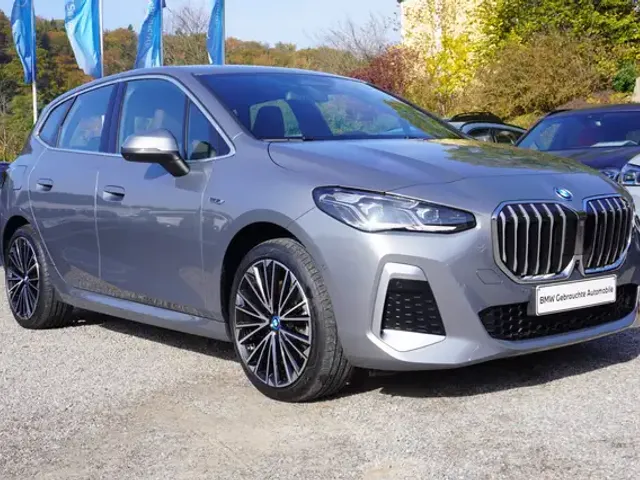 BMW 230