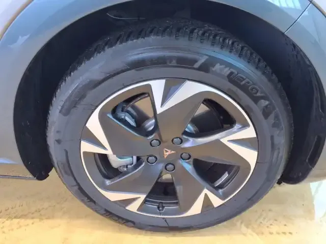 CUPRA Tavascan