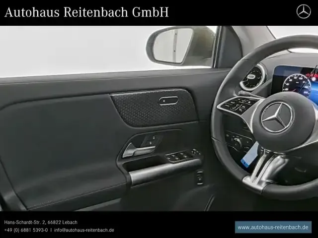 Mercedes-Benz GLA 180