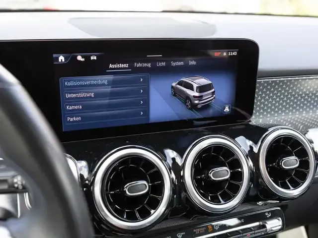 Mercedes-Benz GLB 180