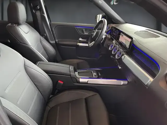 Mercedes-Benz GLB 220