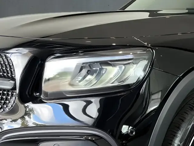 Mercedes-Benz GLB 220
