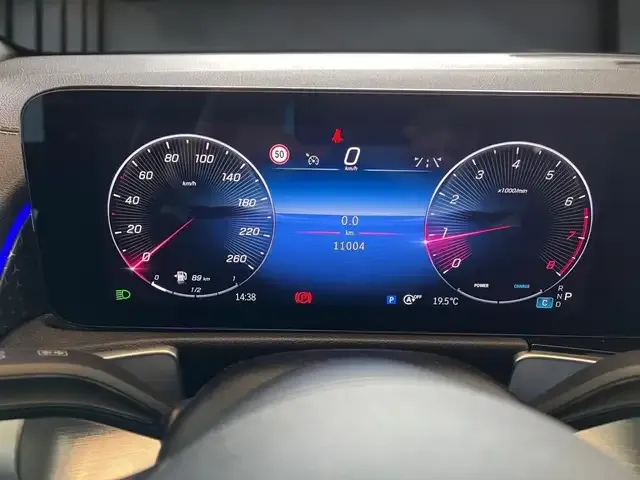 Mercedes-Benz GLB 220
