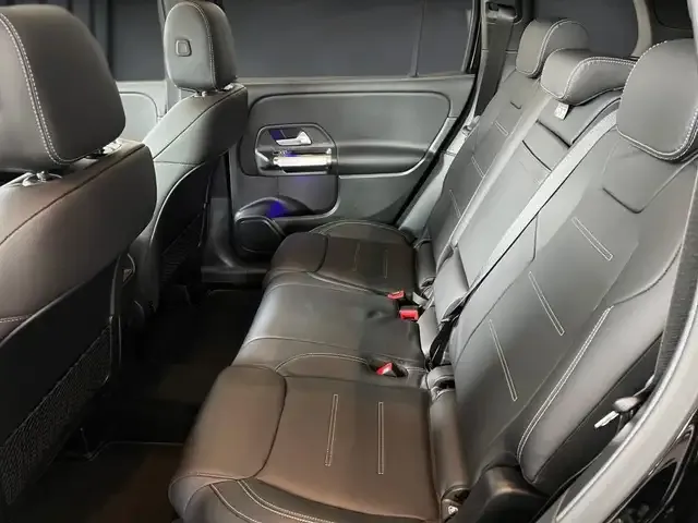 Mercedes-Benz GLB 220