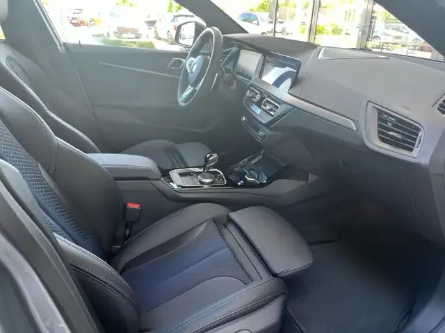 BMW 235