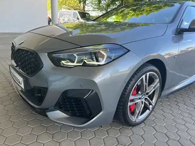 BMW 235