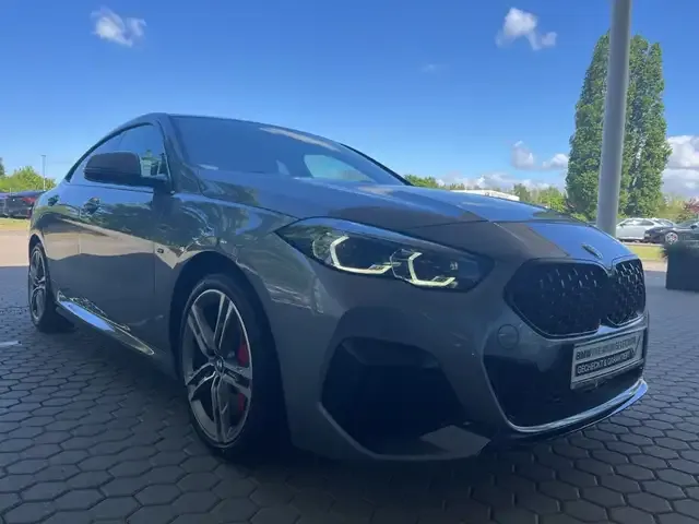 BMW 235
