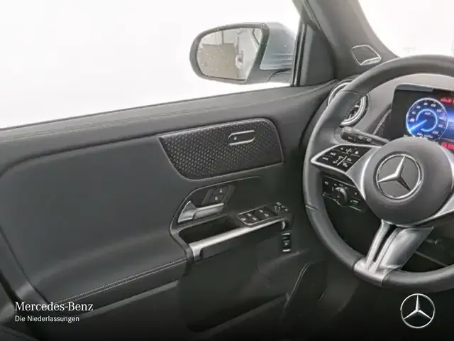 Mercedes-Benz EQB 300