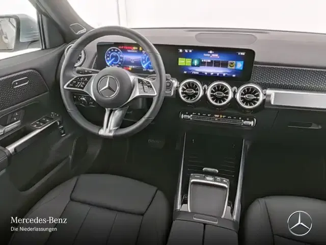 Mercedes-Benz EQB 300