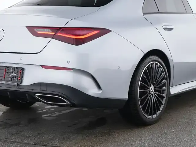Mercedes-Benz CLA 200