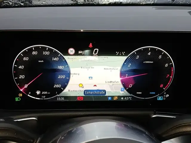 Mercedes-Benz GLB 200