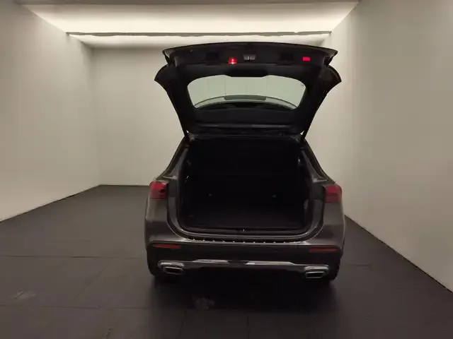 Mercedes-Benz GLA 220