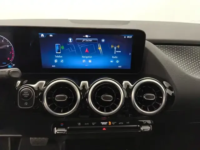 Mercedes-Benz GLA 220