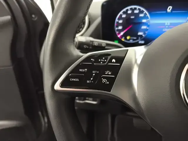 Mercedes-Benz GLA 220