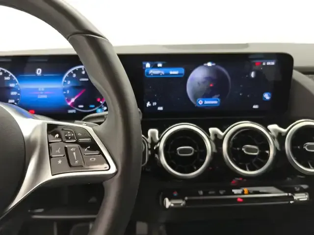 Mercedes-Benz GLA 220