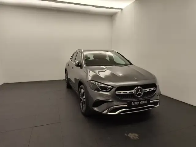 Mercedes-Benz GLA 220