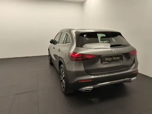 Mercedes-Benz GLA 220