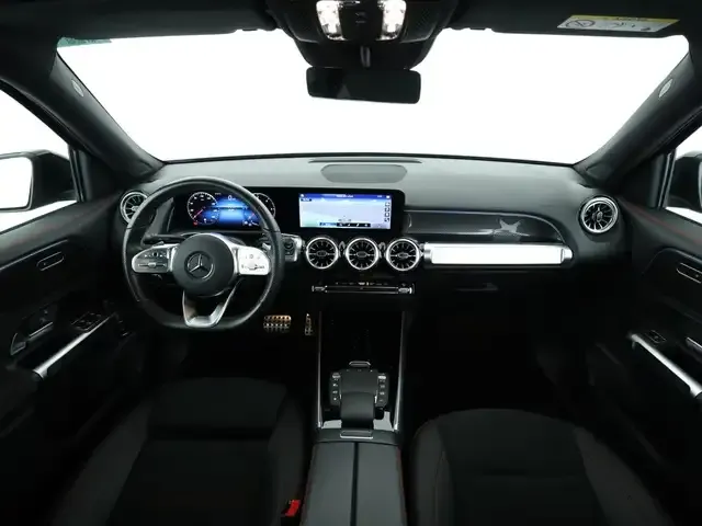 Mercedes-Benz GLB 220