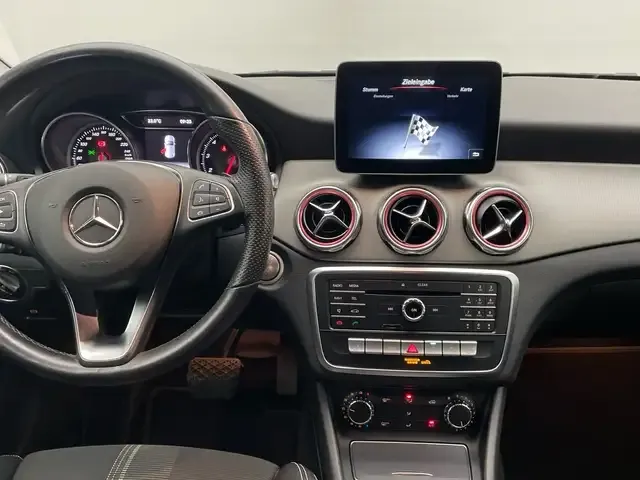 Mercedes-Benz GLA 250