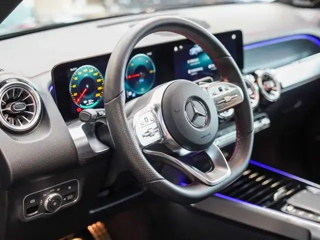 Mercedes-Benz EQB 350