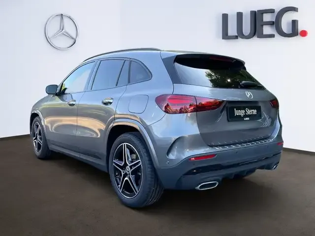 Mercedes-Benz GLA 200