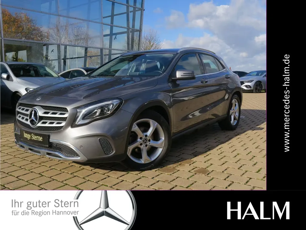 Mercedes-Benz GLA 200