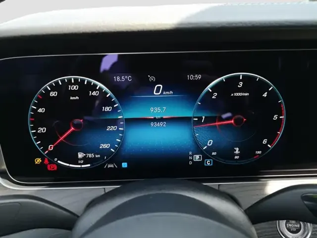 Mercedes-Benz E 220
