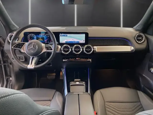 Mercedes-Benz GLB 180