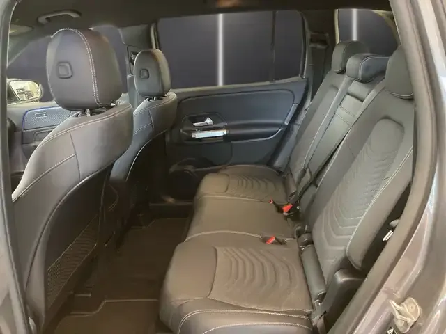 Mercedes-Benz GLB 180