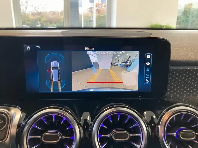 Mercedes-Benz GLB 180