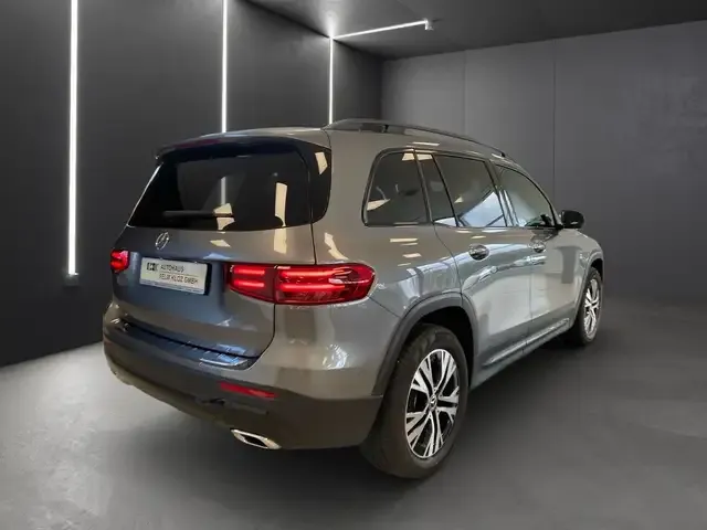 Mercedes-Benz GLB 180