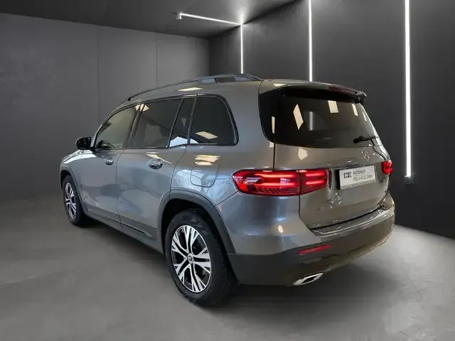 Mercedes-Benz GLB 180