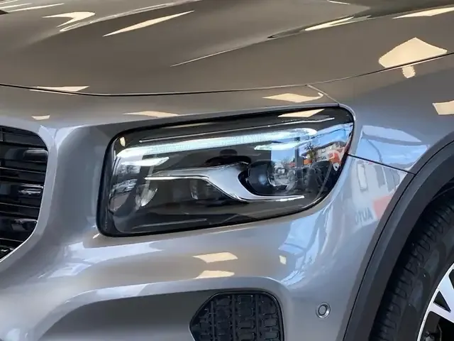 Mercedes-Benz GLB 180