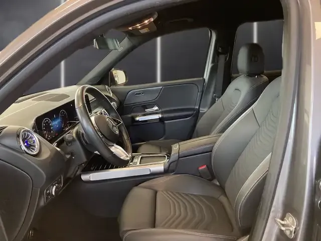 Mercedes-Benz GLB 180