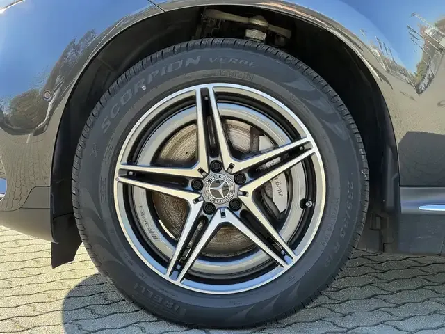 Mercedes-Benz EQC 400